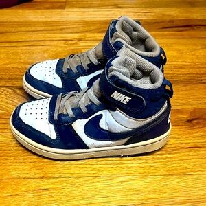 Nike Court Borough MID 2 sneakers